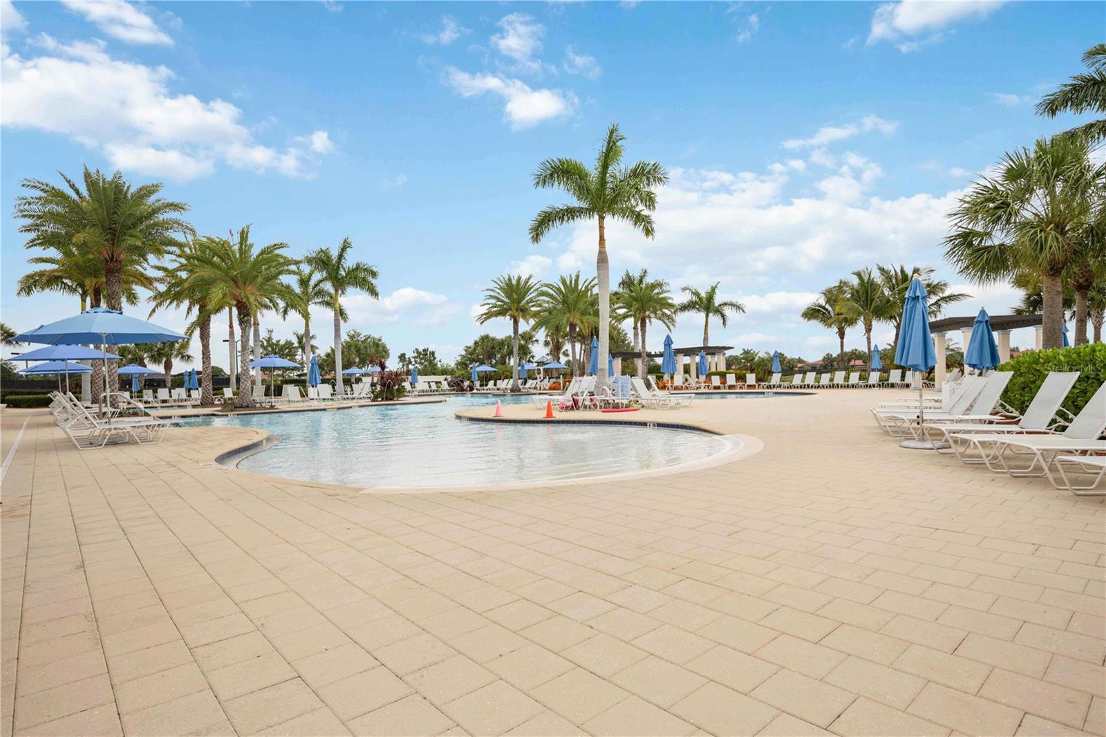 SARASOTA NATIONAL PH 13-B - Residential