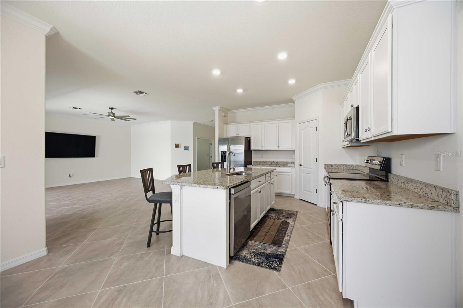 SARASOTA NATIONAL PH 13-B - Residential