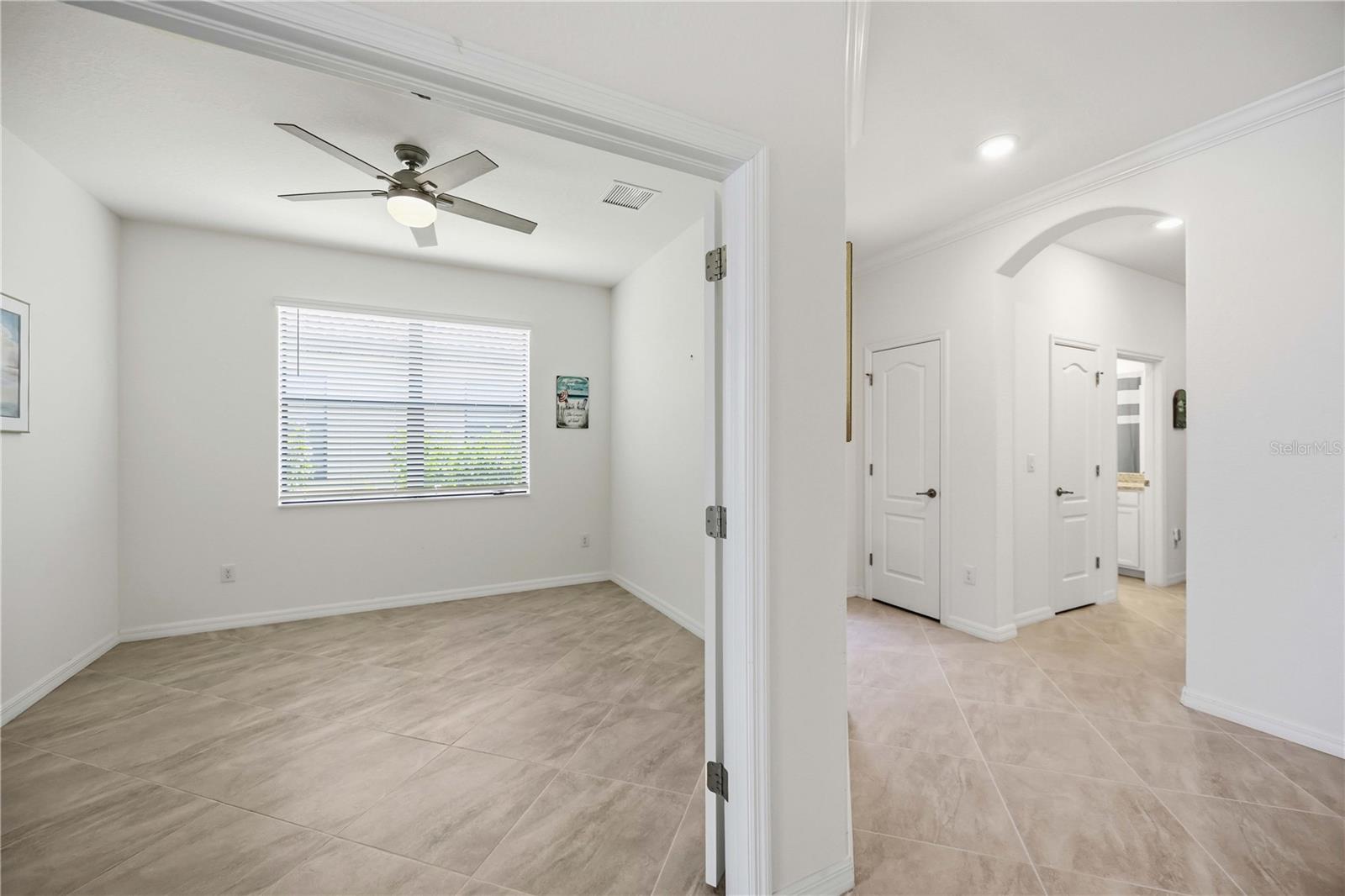 SARASOTA NATIONAL PH 13-B - Residential