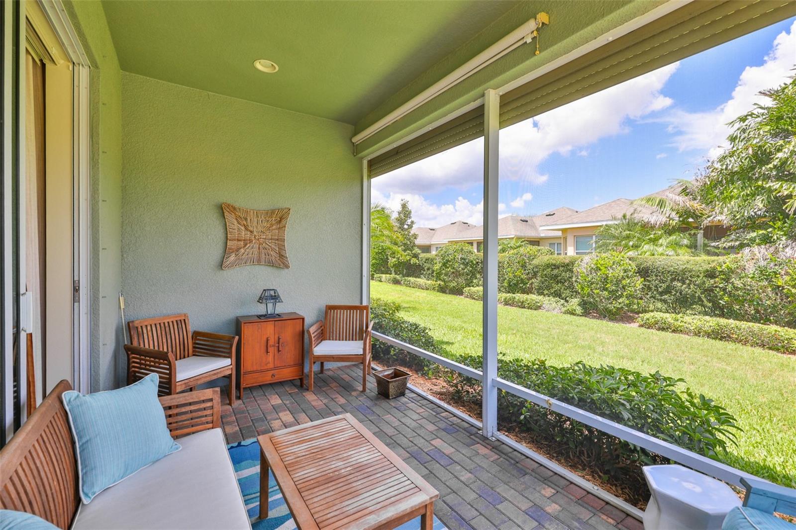 SUN CITY CENTER UNIT 274 & 2 - Residential