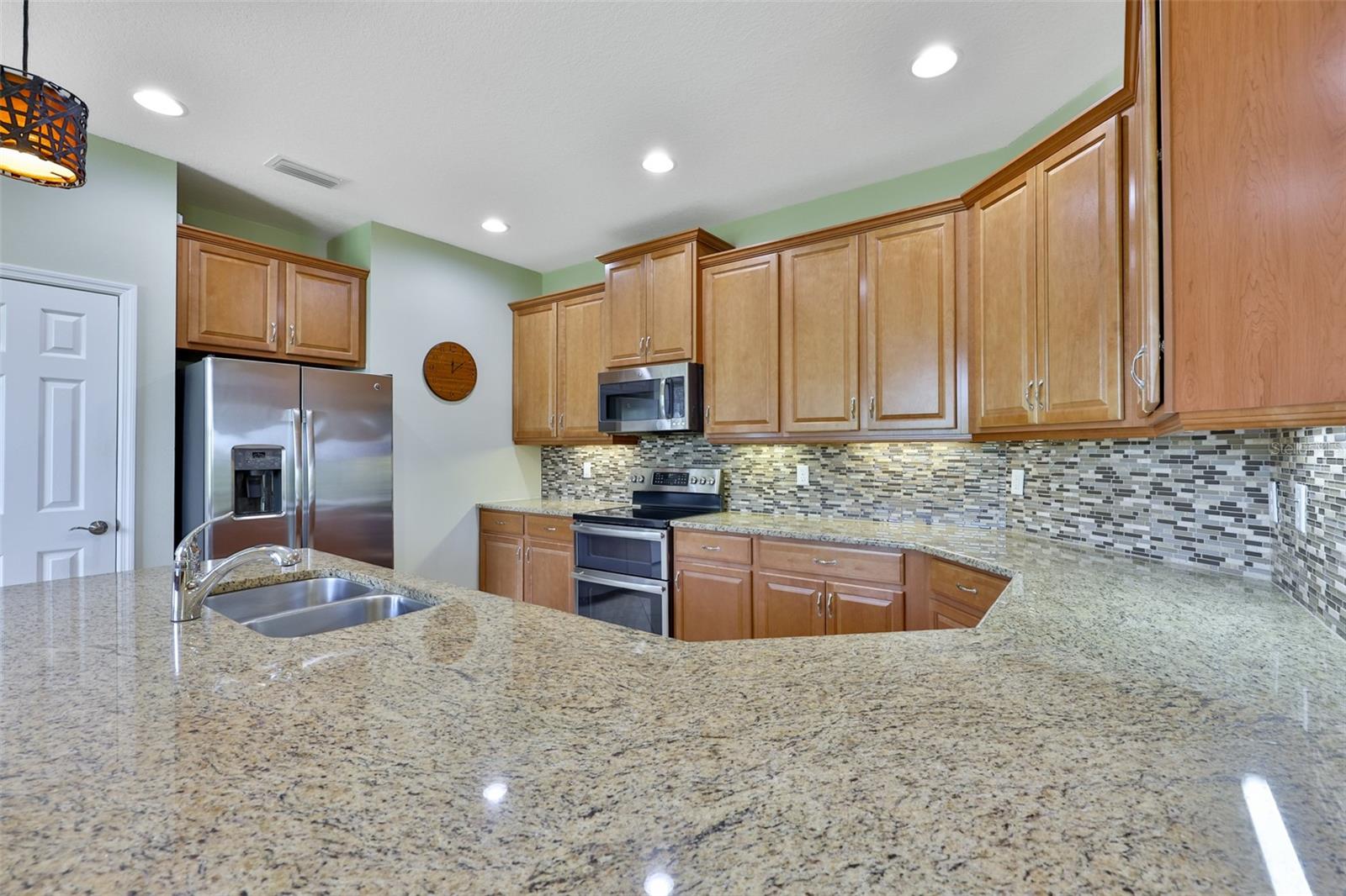 SUN CITY CENTER UNIT 274 & 2 - Residential