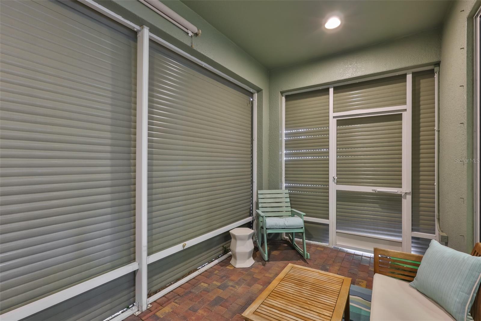 SUN CITY CENTER UNIT 274 & 2 - Residential