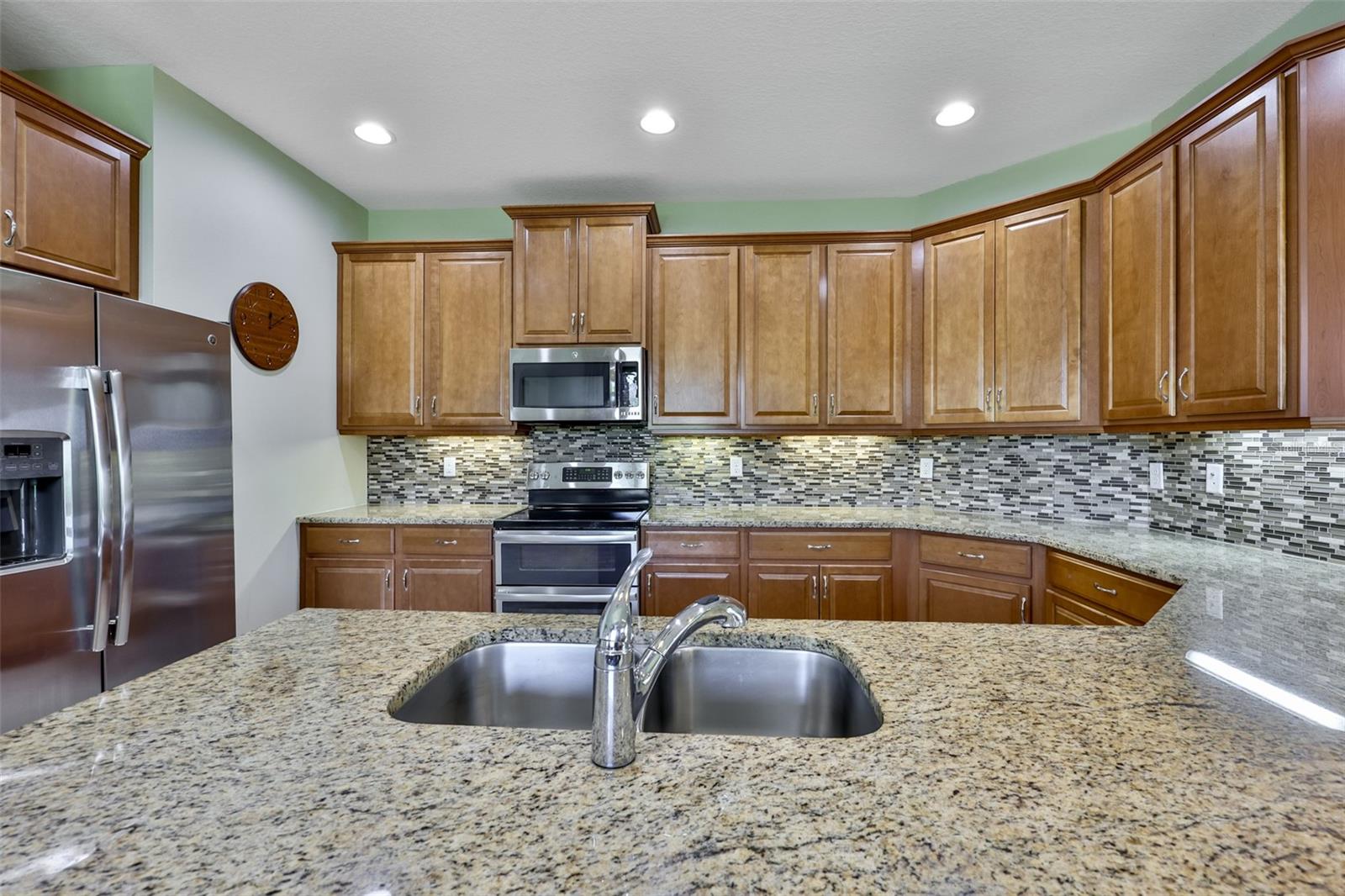 SUN CITY CENTER UNIT 274 & 2 - Residential