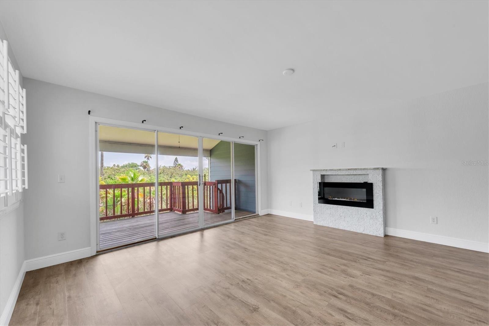 HIDDEN HARBOUR - Residential Lease