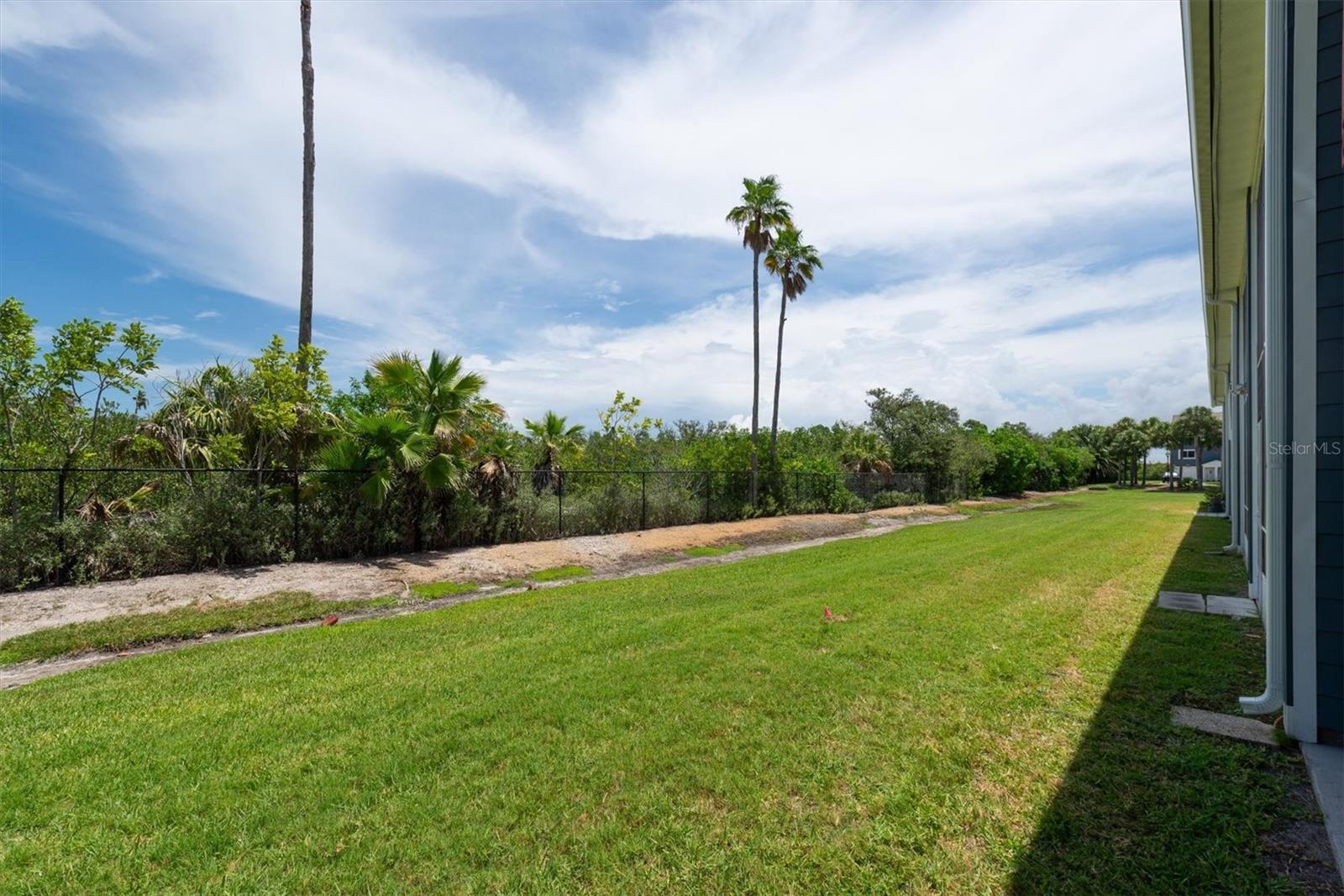 HIDDEN HARBOUR - Residential Lease