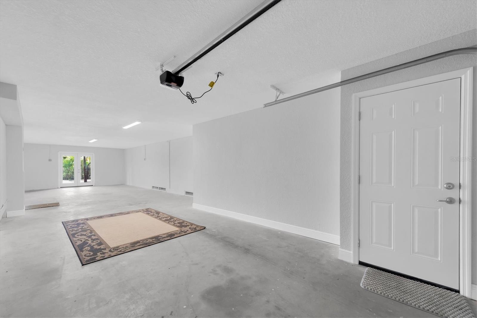 HIDDEN HARBOUR - Residential Lease
