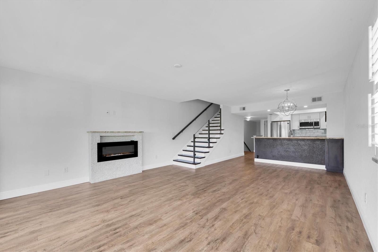 HIDDEN HARBOUR - Residential Lease