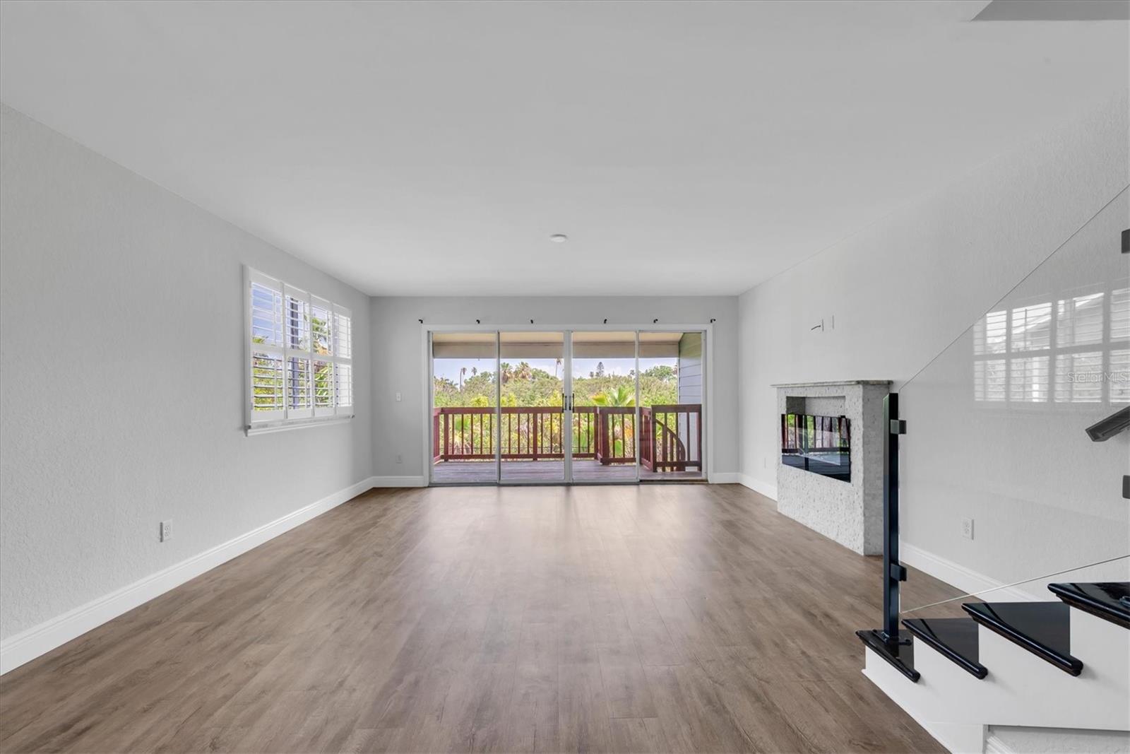 HIDDEN HARBOUR - Residential Lease