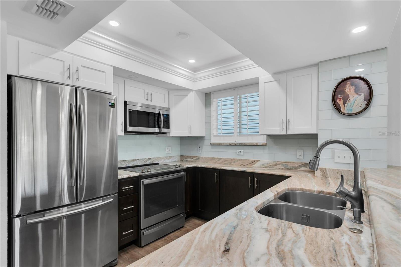 HIDDEN HARBOUR - Residential Lease