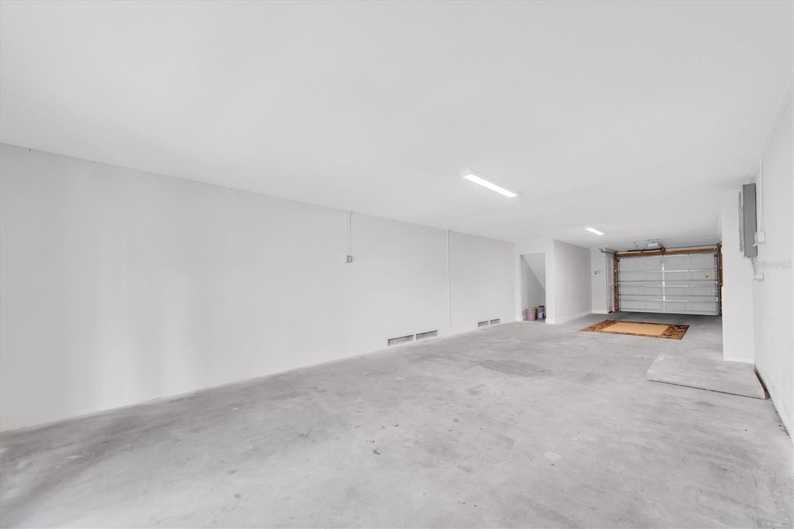 HIDDEN HARBOUR - Residential Lease