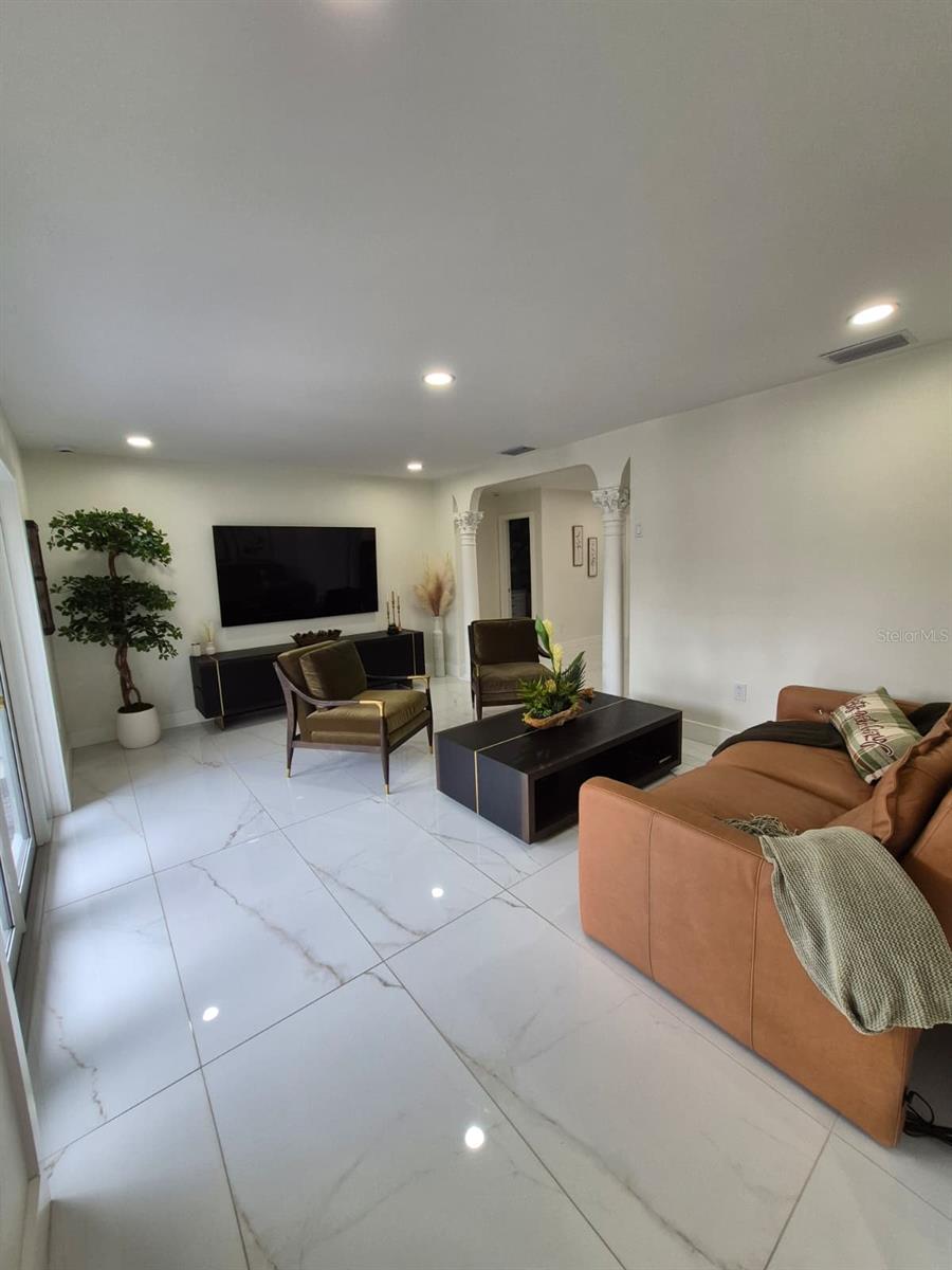 TAMPA SHORES INC 1 UNIT 6 - Residential