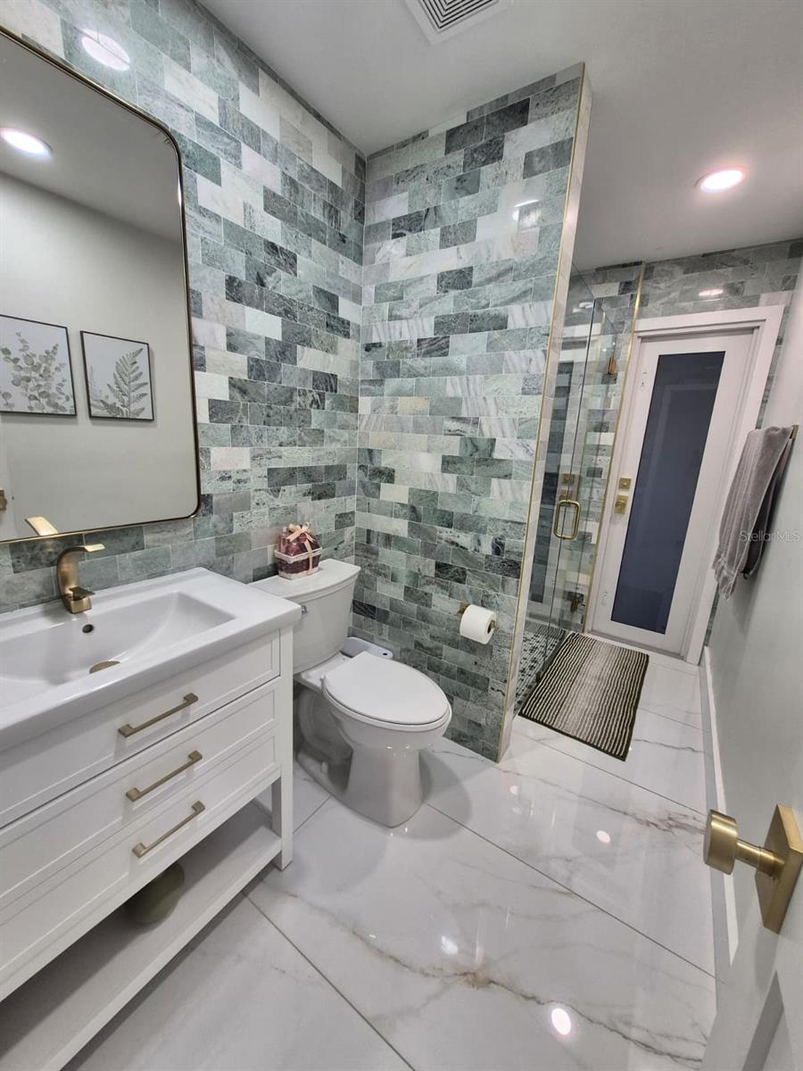 TAMPA SHORES INC 1 UNIT 6 - Residential