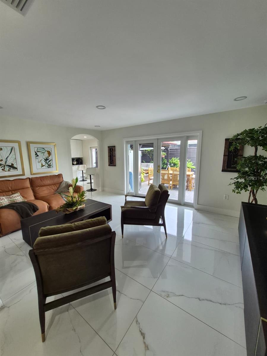 TAMPA SHORES INC 1 UNIT 6 - Residential