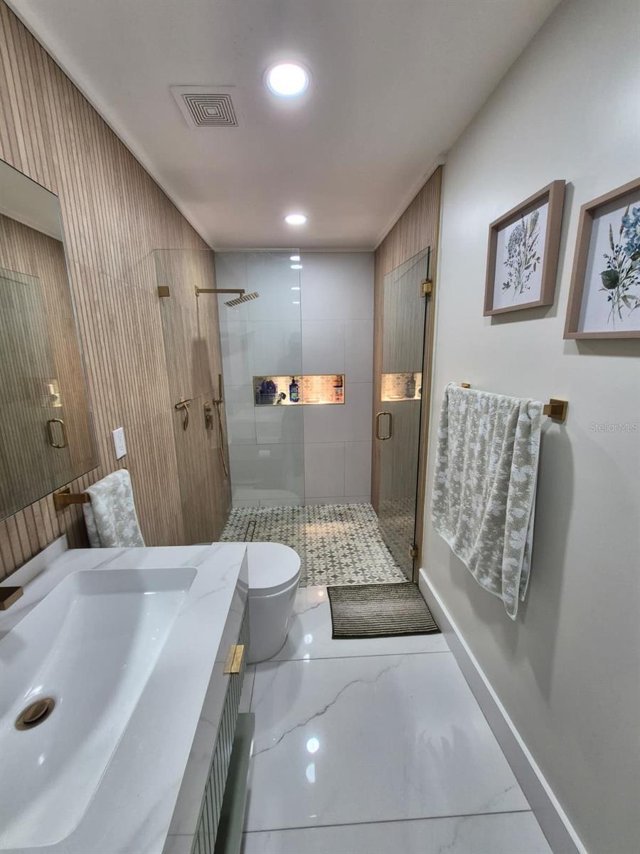 TAMPA SHORES INC 1 UNIT 6 - Residential