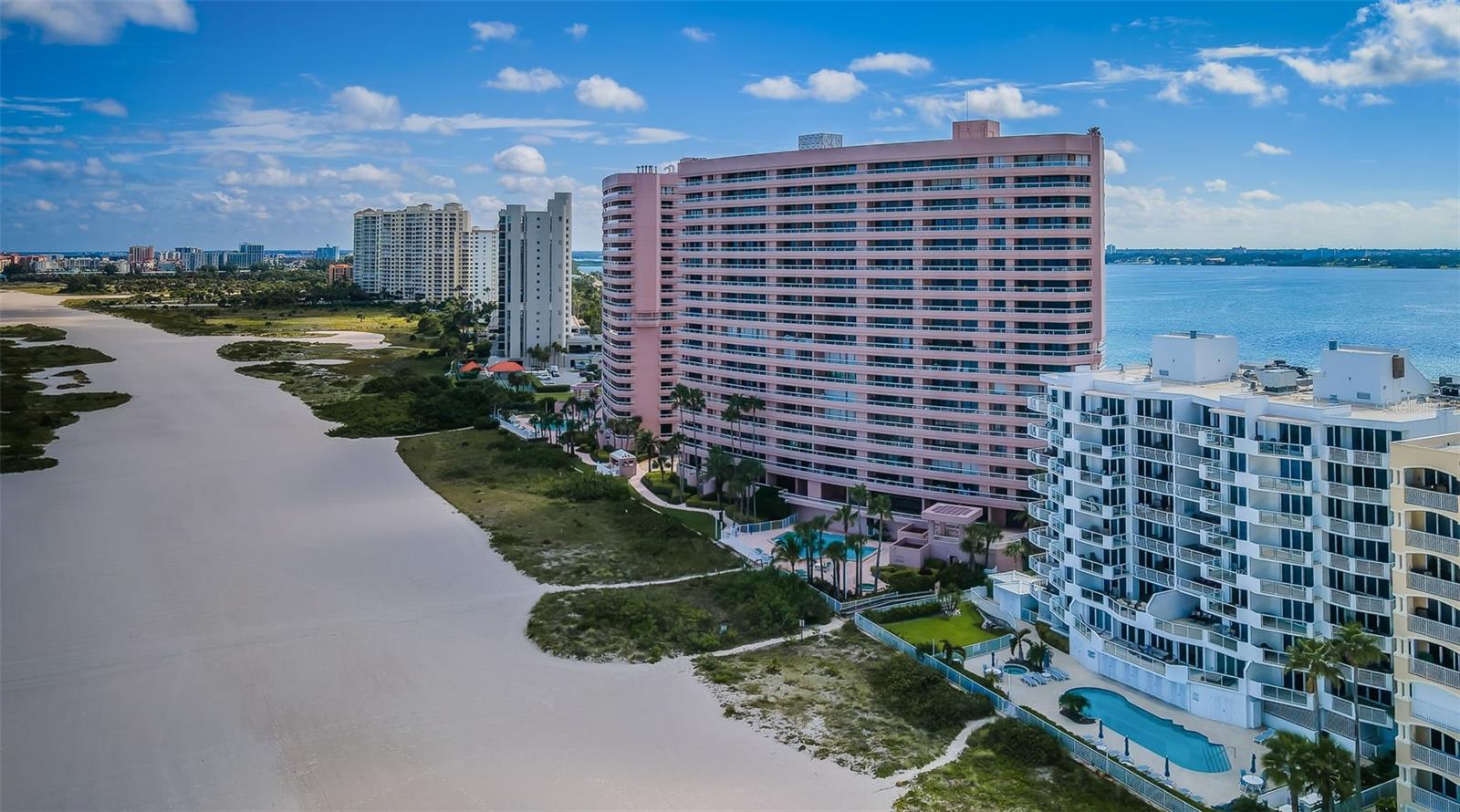 UTOPIA CONDO - Residential