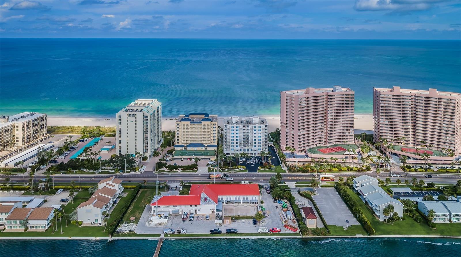 UTOPIA CONDO - Residential