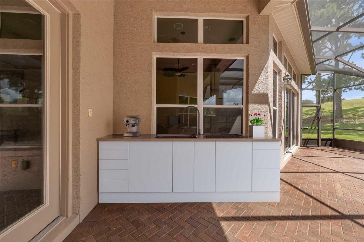 WOODSIDE - Residential