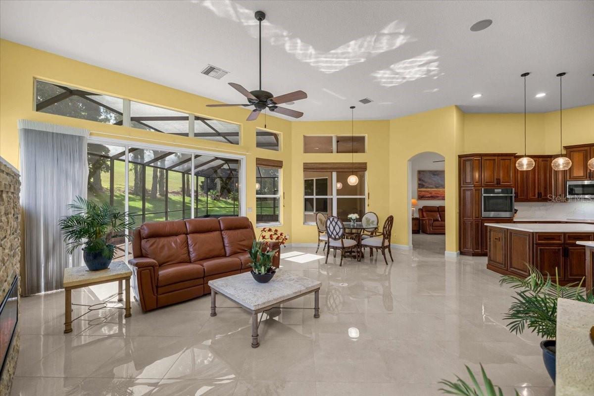 WOODSIDE - Residential