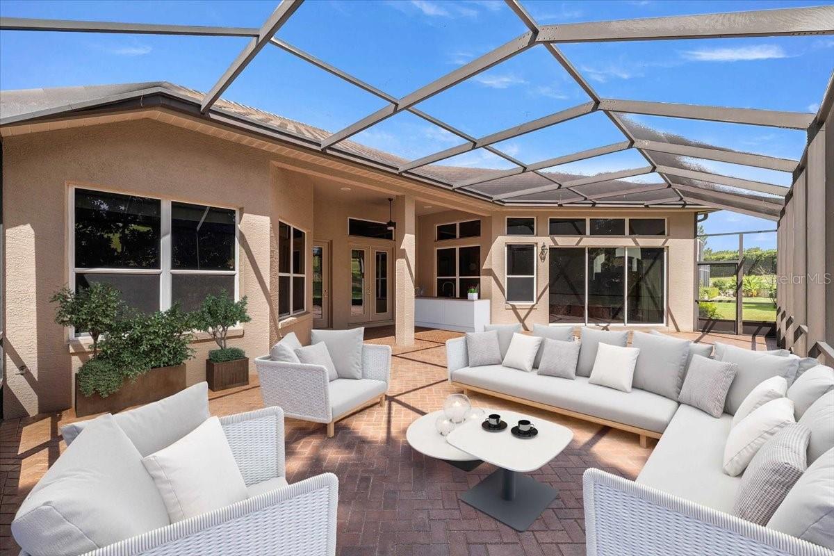 WOODSIDE - Residential