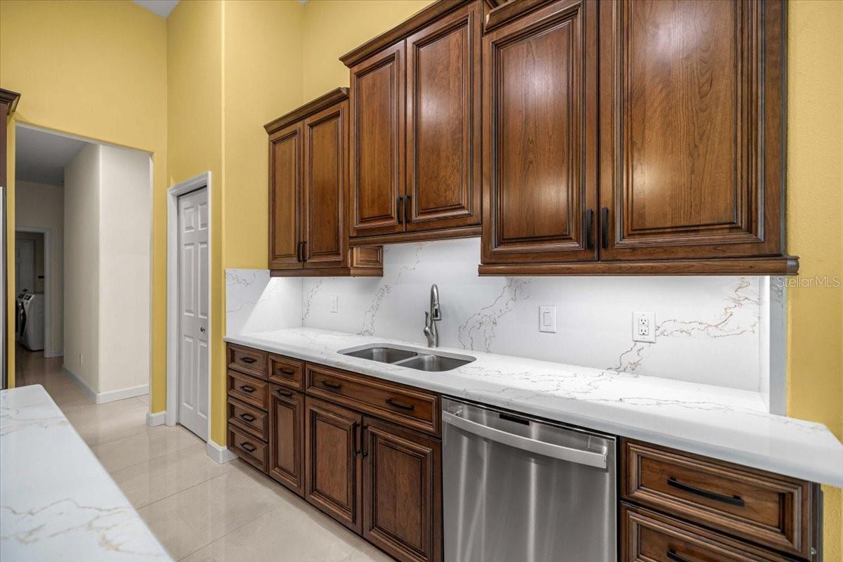 WOODSIDE - Residential