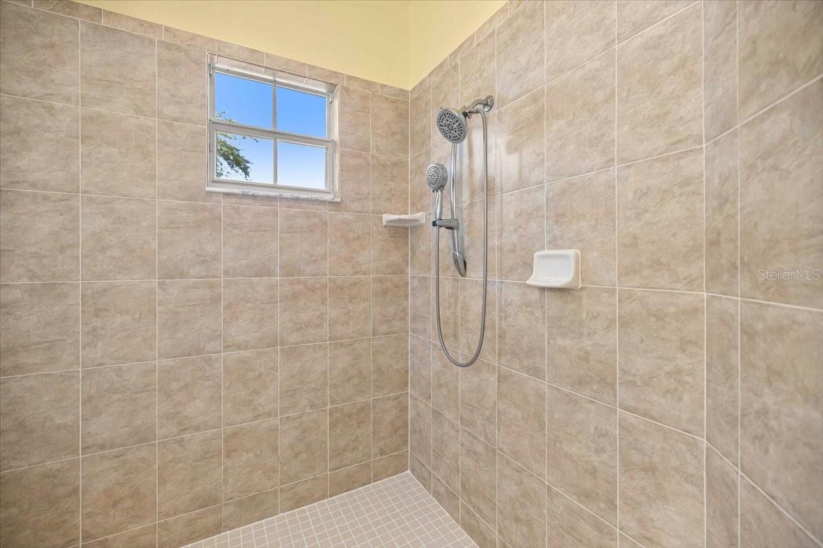 WOODSIDE - Residential