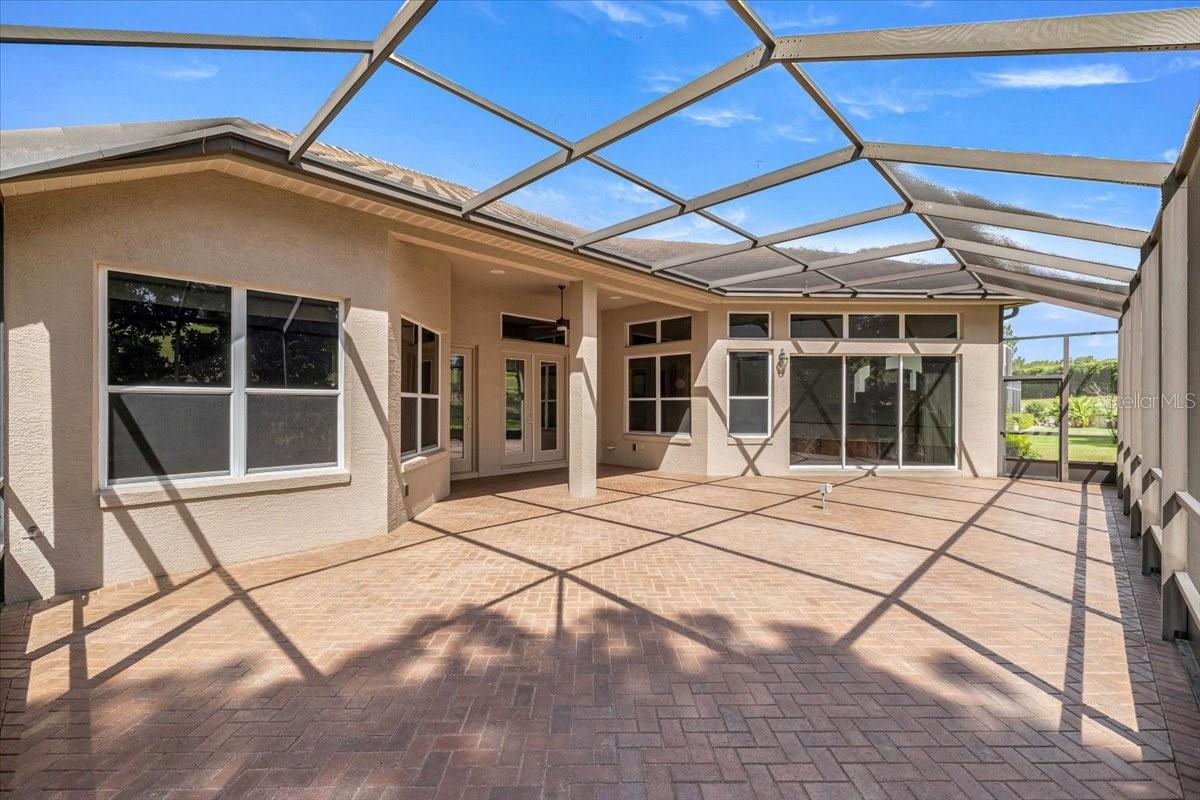 WOODSIDE - Residential