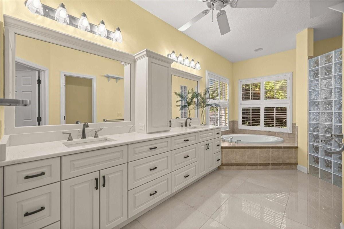 WOODSIDE - Residential
