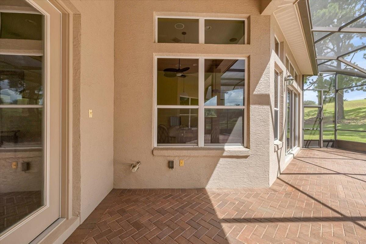 WOODSIDE - Residential