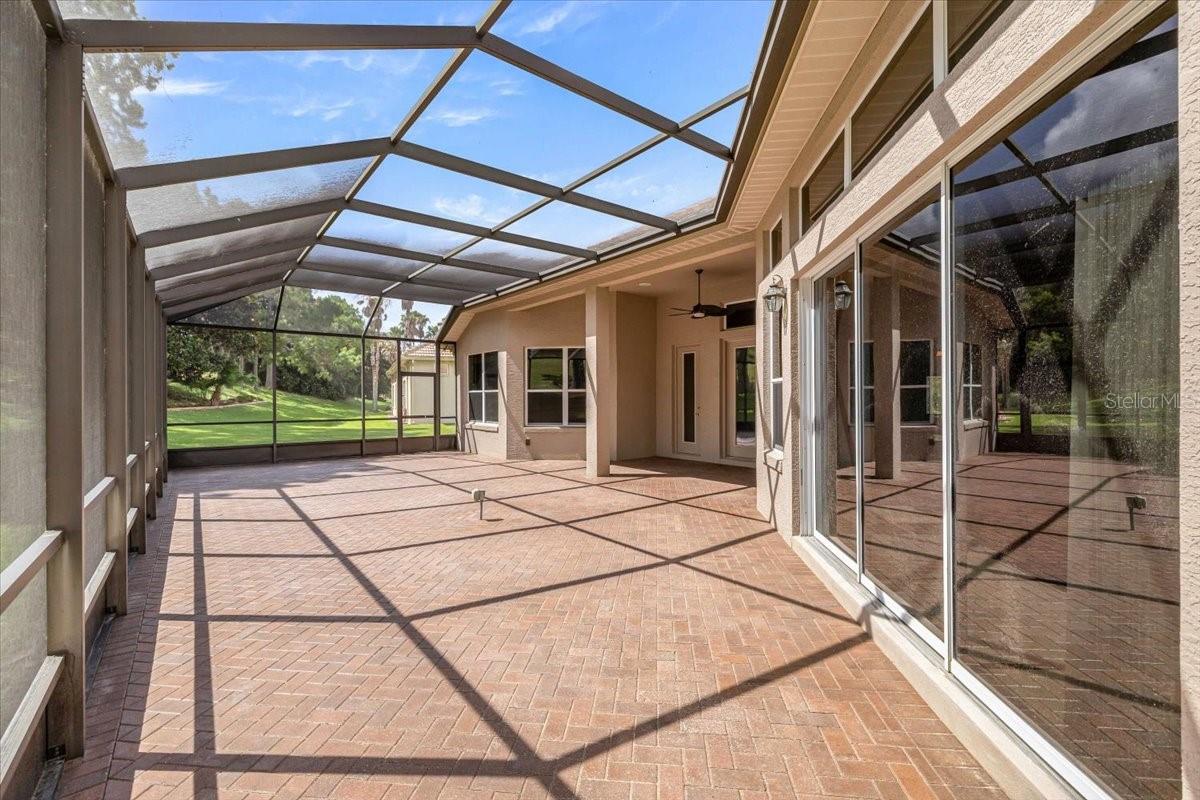 WOODSIDE - Residential