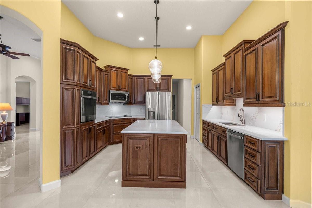 WOODSIDE - Residential
