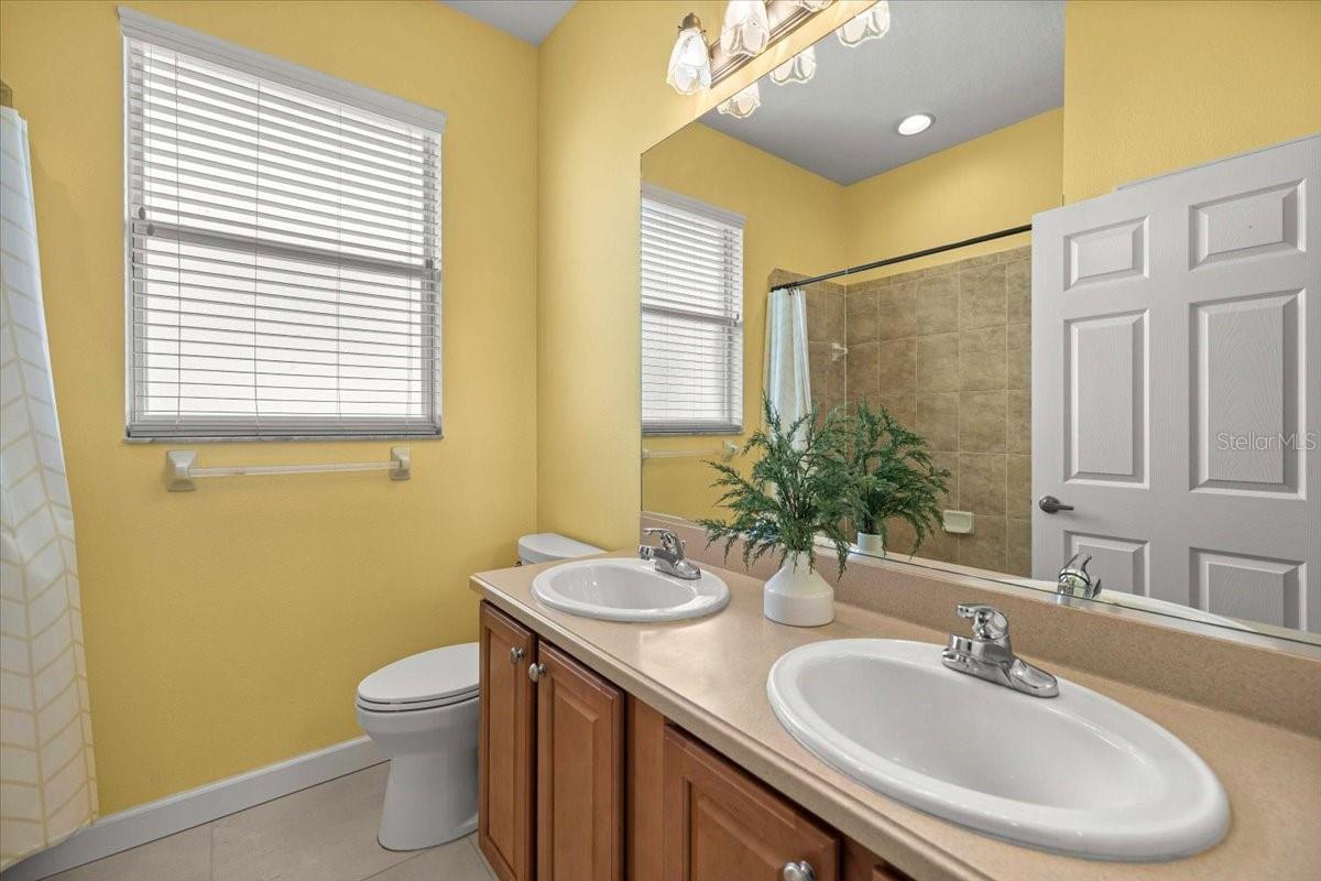 WOODSIDE - Residential