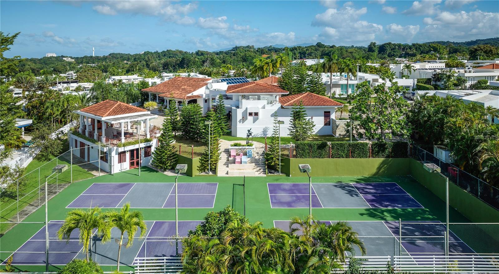LOS PASEOS DE SAN JUAN - Residential
