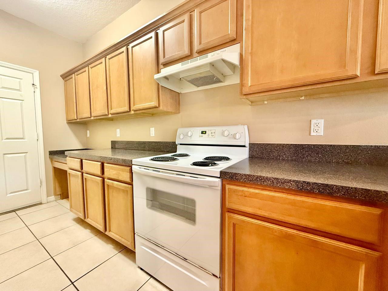 STONE RIDGE AT HIGHWOODS PRESE - Residential Lease