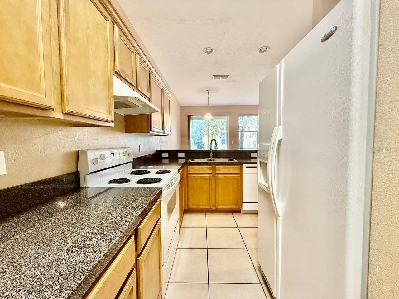 STONE RIDGE AT HIGHWOODS PRESE - Residential Lease