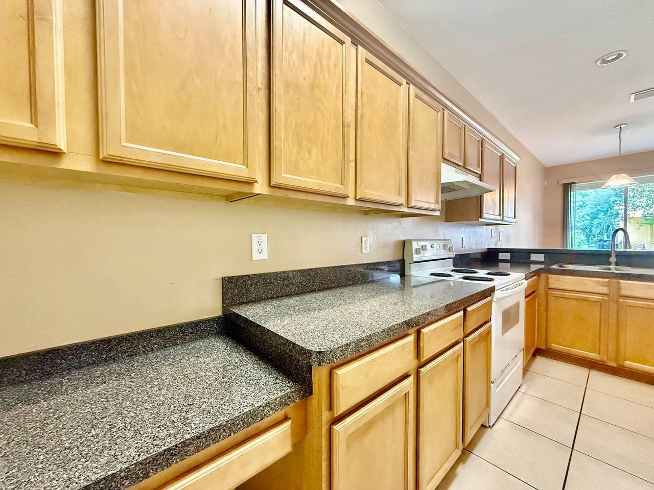 STONE RIDGE AT HIGHWOODS PRESE - Residential Lease