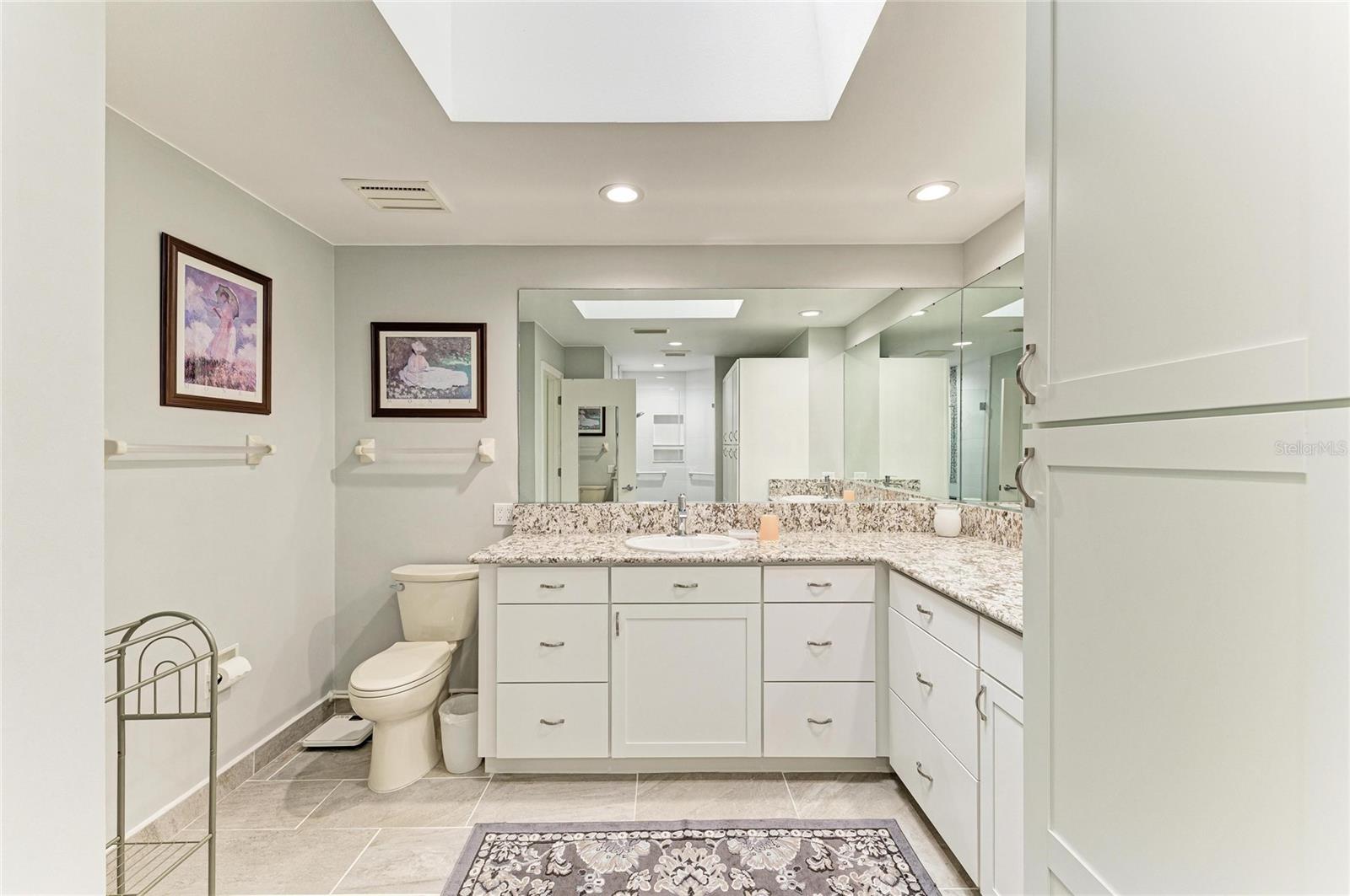 LAKESHORE VILLAGE - Residential