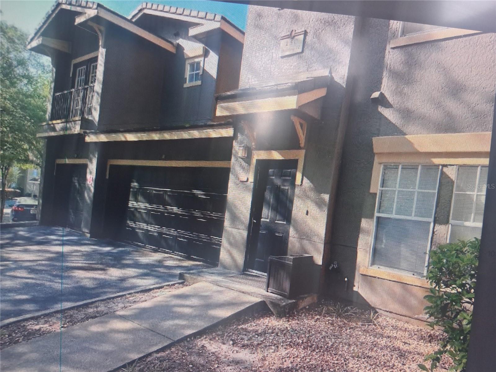 2 BEDROOM 2 BATH WITH 2 CAR GARAGE. EXCELLENT CONDITION. FIREPLACE. NEWER KITCHEN. GATED COMMUNITY
This two bedroom, 1478sqft. townhome with huge two bath and 
two garage town house is a beauty. 
Matured oak trees throughout the home, 
All windows have tree view.
New kitchen, s/steel appliances, new flooring,  
led lights, two car garage is freshly painted.
lots of windows, as a result, lots of natural light.
Gated community
LOCAGTED MIN HIGHLY DESIRABLE SECTUON OF LAKE MARY
Highly rated school district
5 minute walk to shopping