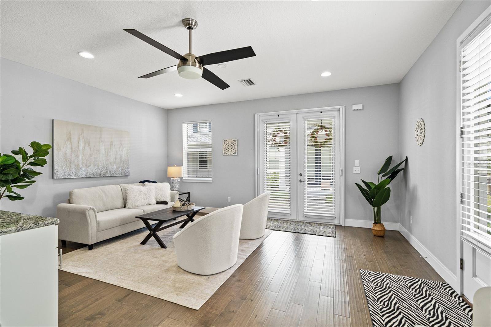 CAMELLIA SQUARE TWNHMS - Residential Lease