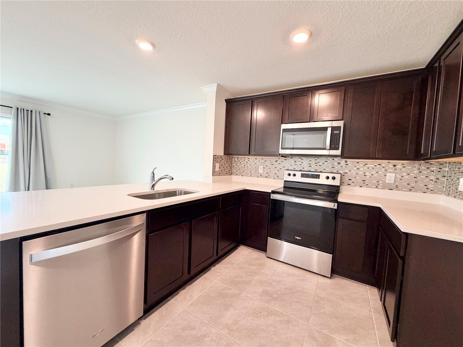 LAUREL COMMONS - Residential