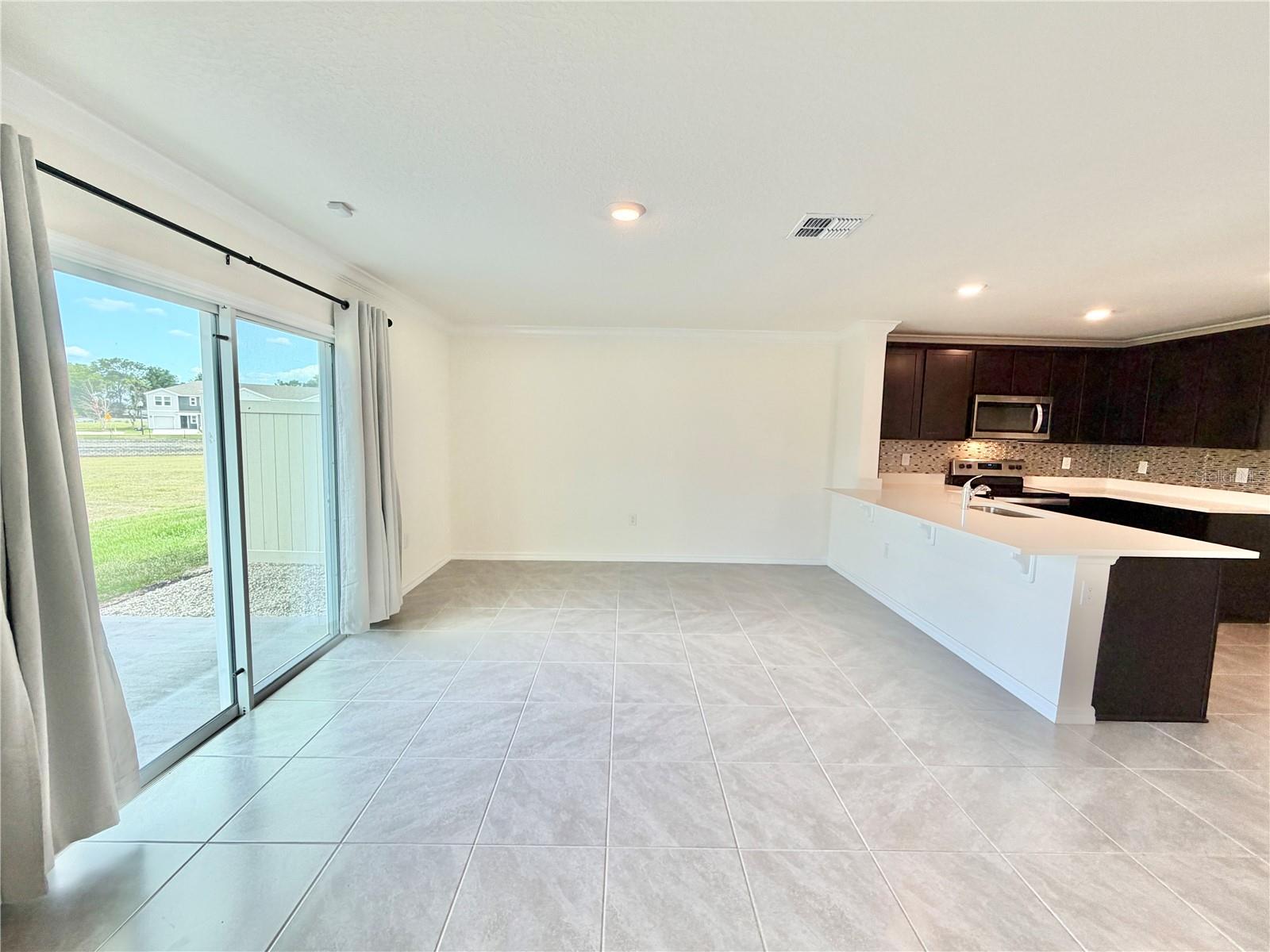 LAUREL COMMONS - Residential