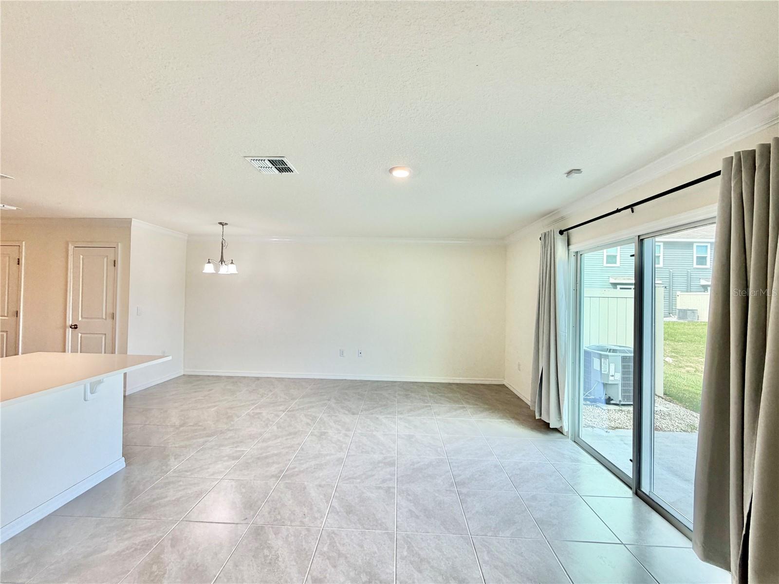 LAUREL COMMONS - Residential
