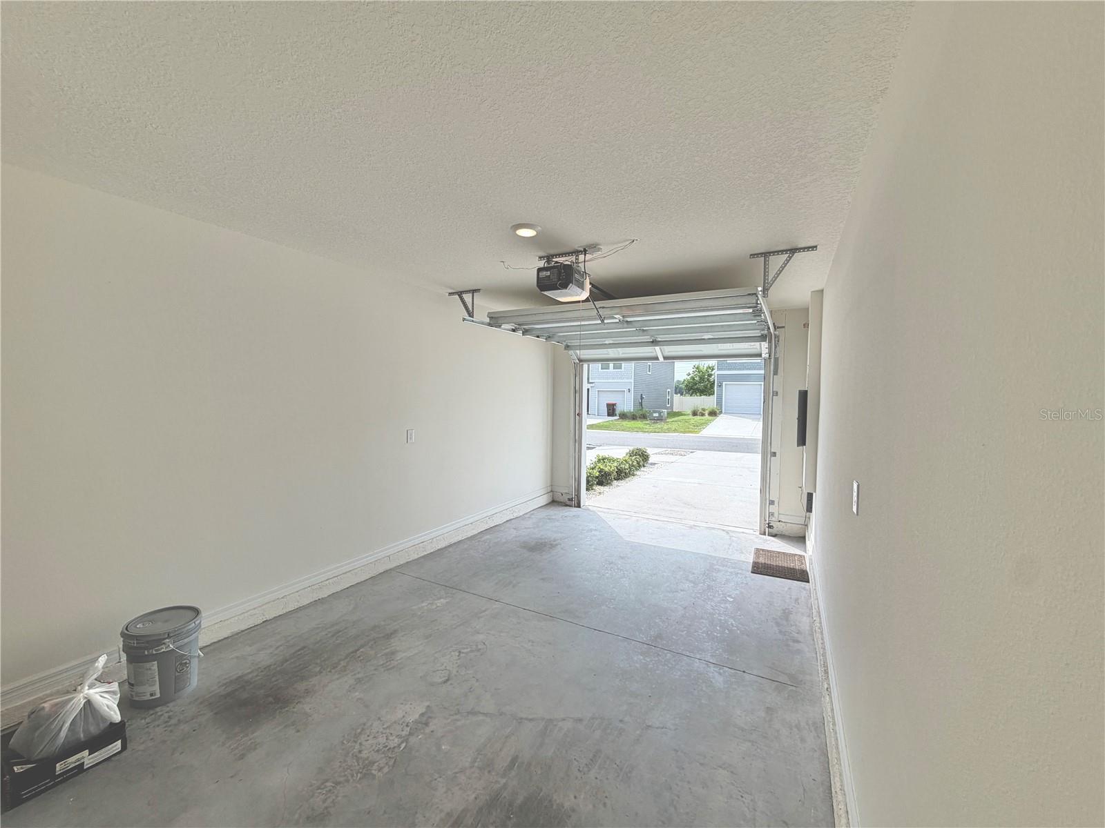 LAUREL COMMONS - Residential