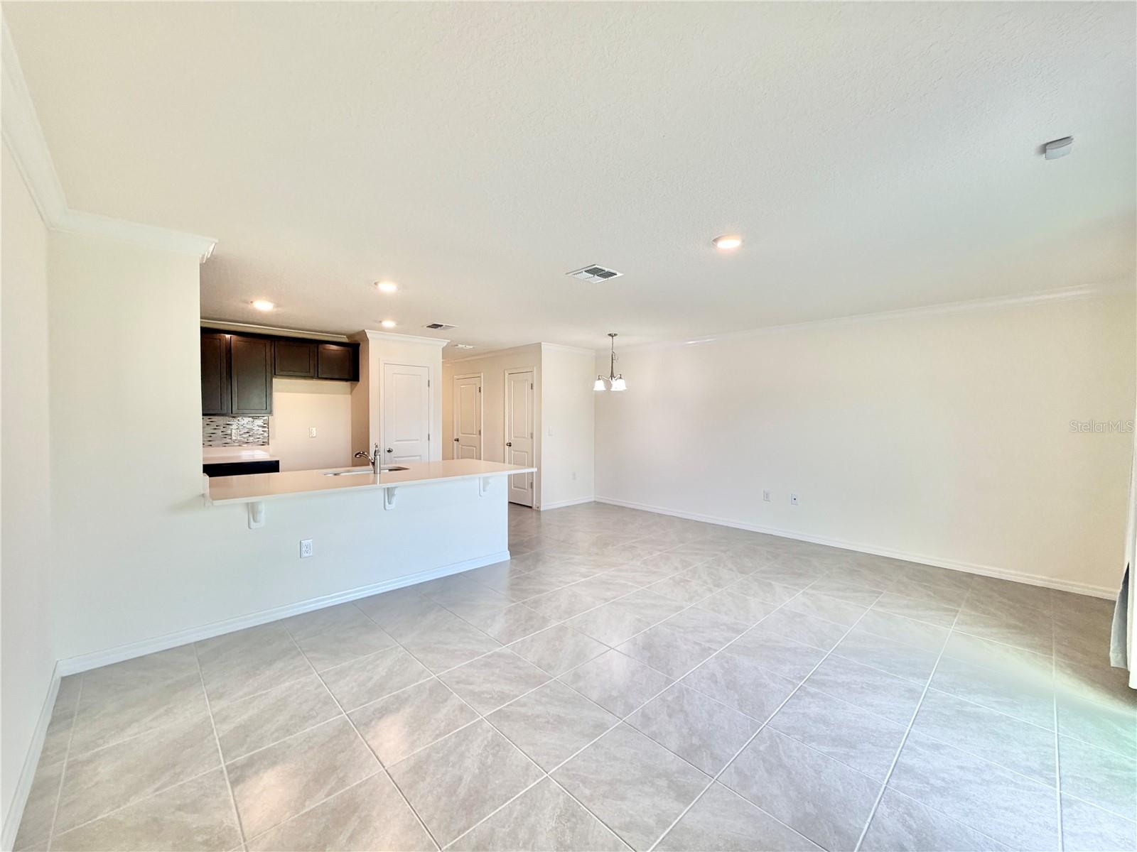 LAUREL COMMONS - Residential