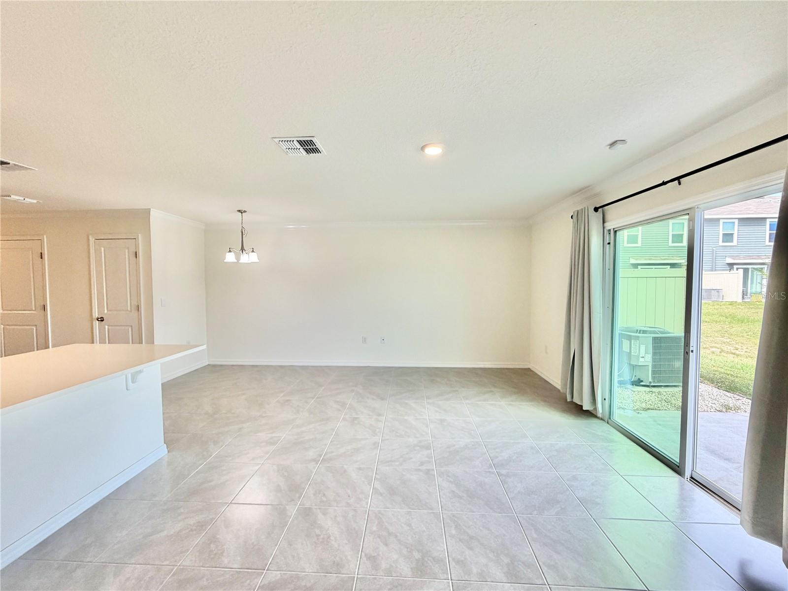LAUREL COMMONS - Residential