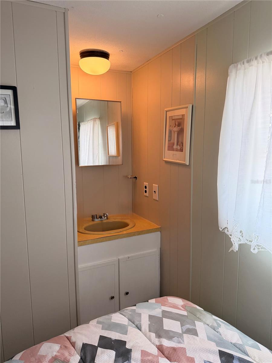 SLEEPY HOLLOW MOBILE ESTATES - Residential