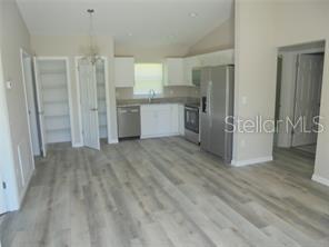 SILVER SPGS SHORES UN 36 - Residential Lease