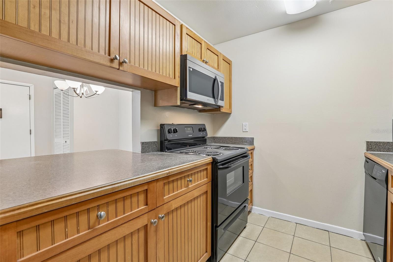WIMBLEDON PARK CONDO 01 - Residential