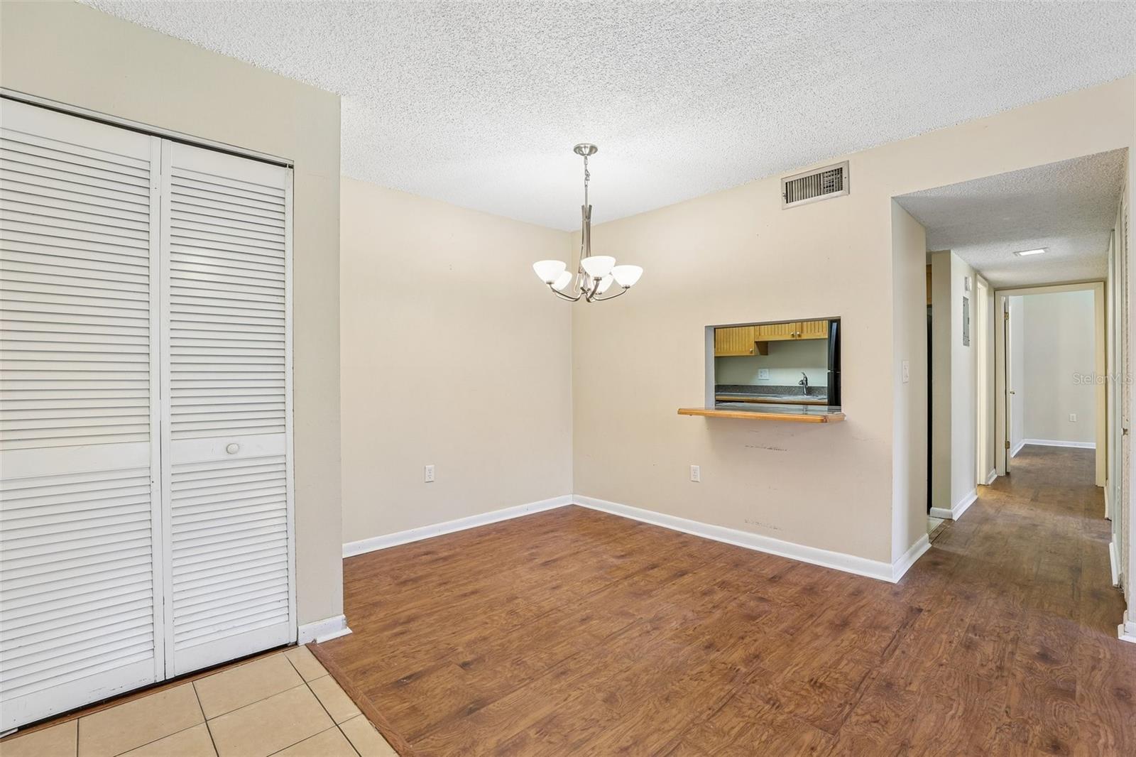 WIMBLEDON PARK CONDO 01 - Residential