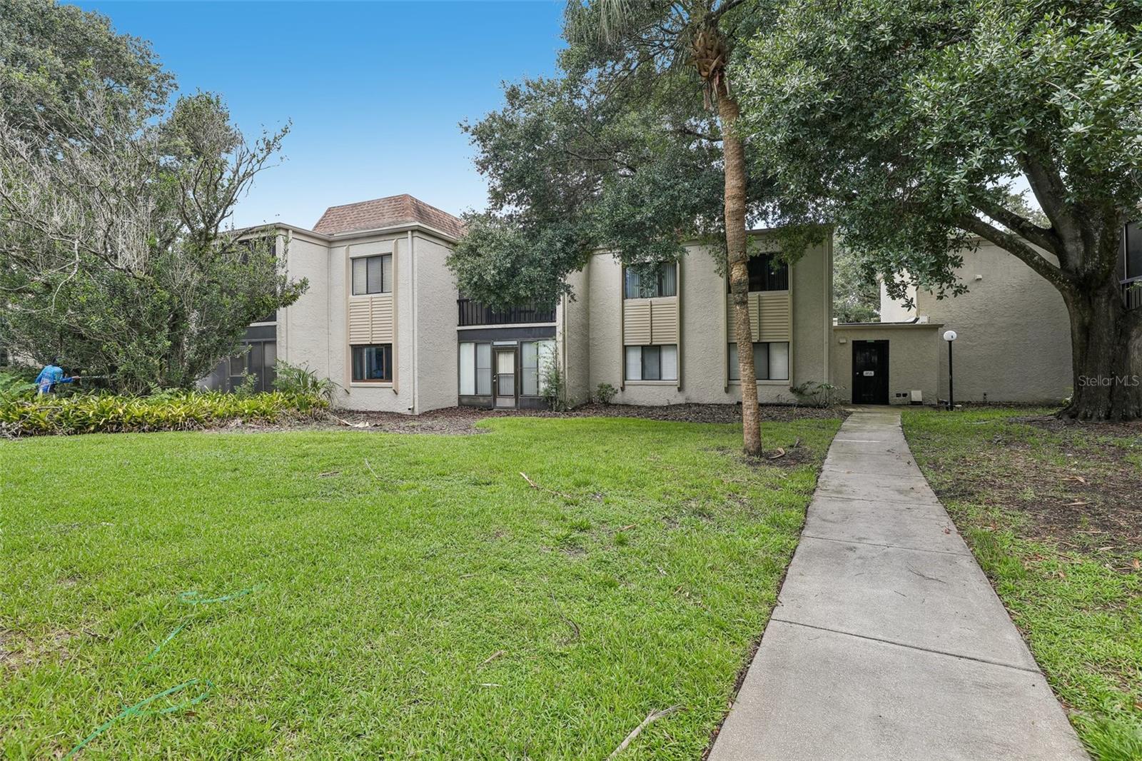 WIMBLEDON PARK CONDO 01 - Residential
