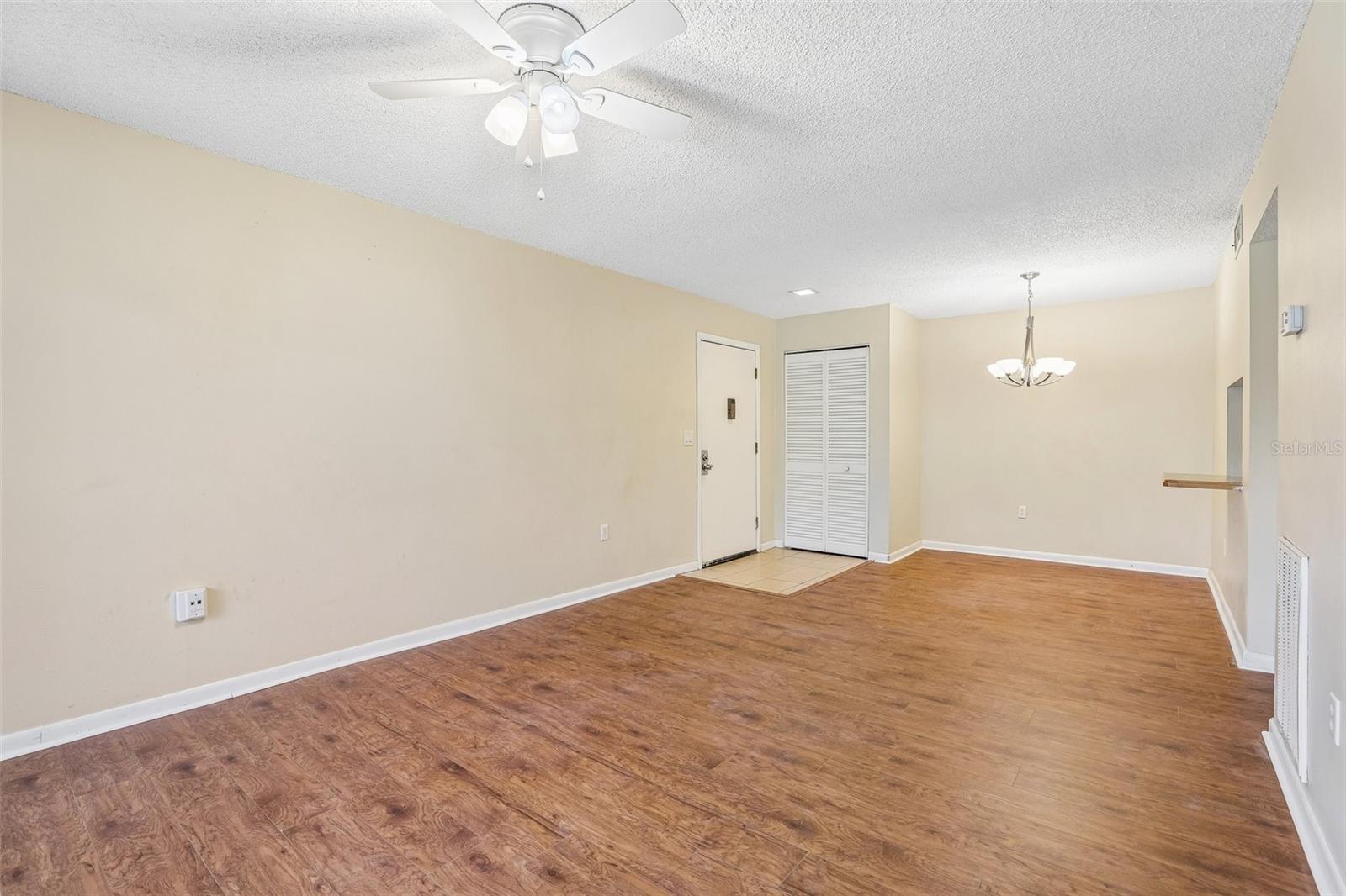 WIMBLEDON PARK CONDO 01 - Residential